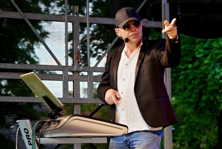 MICHAL DAVID REVIVAL